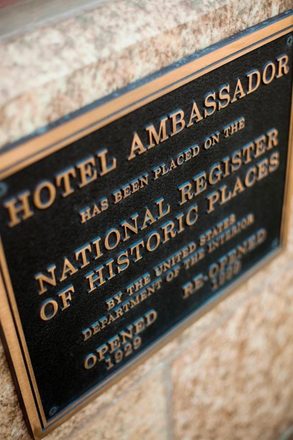 Ambassador Hotel Tulsa, Autograph Collection Bagian luar foto